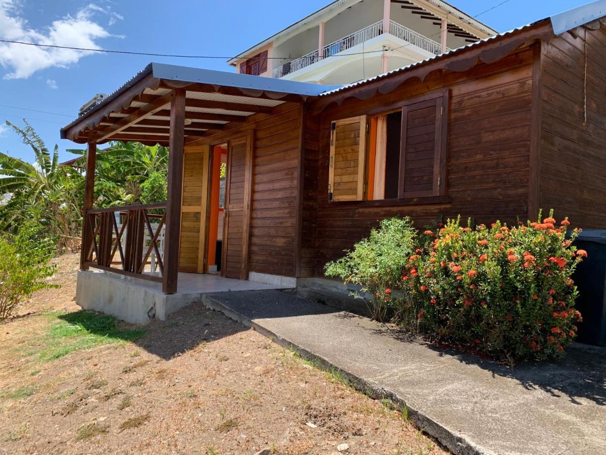 Bungalow Les Cerisiers Bouillante Esterno foto