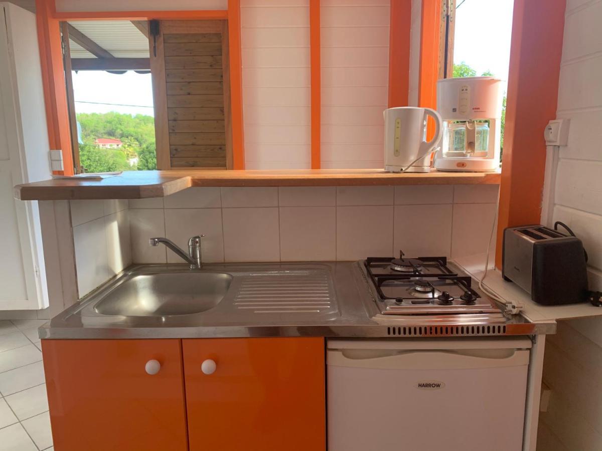 Bungalow Les Cerisiers Bouillante Esterno foto