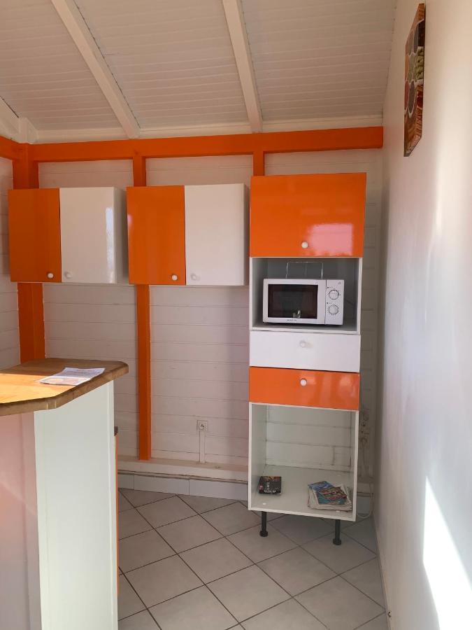 Bungalow Les Cerisiers Bouillante Esterno foto